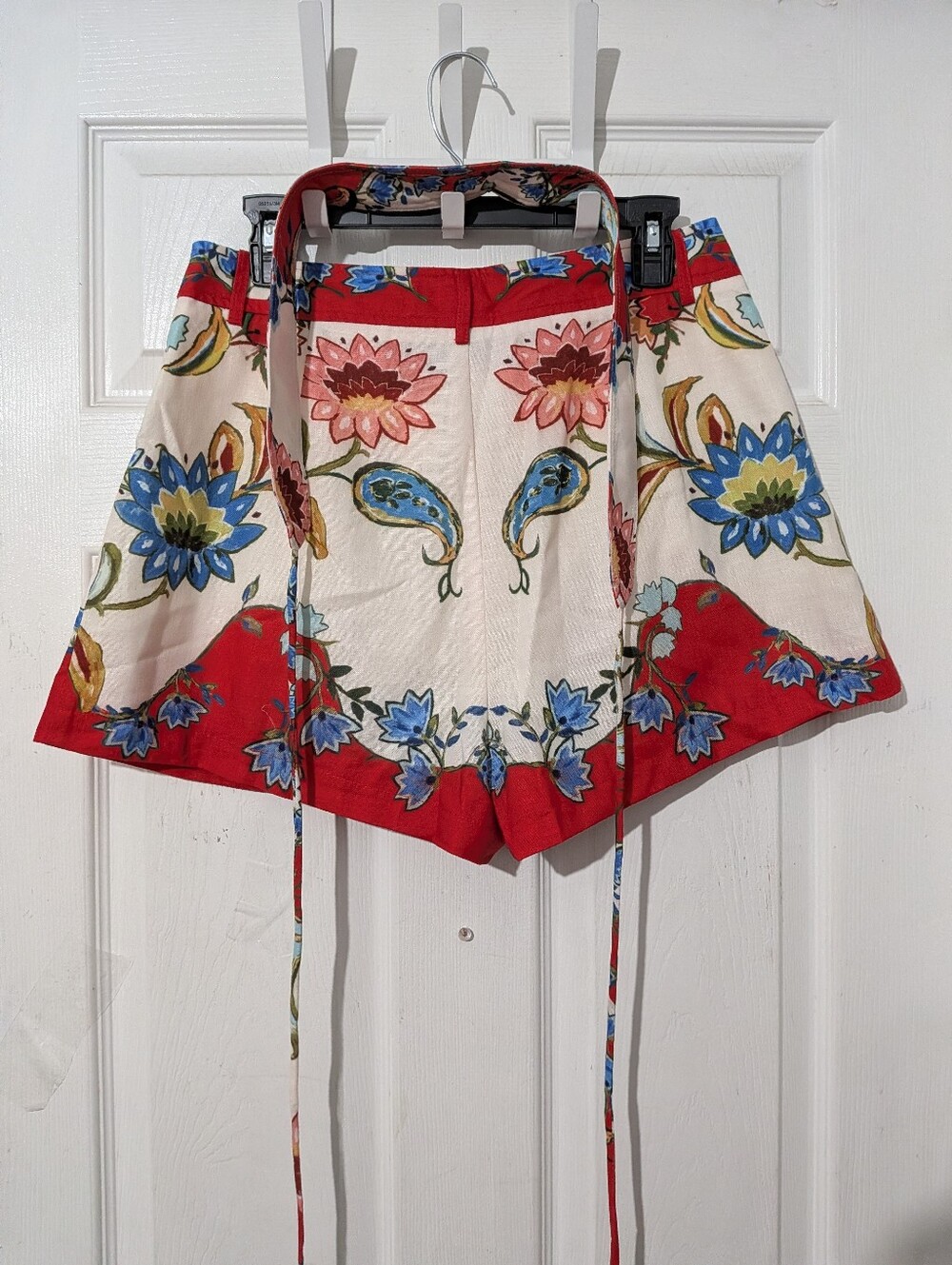 Commense Floral Print Belted Casual Shorts - Picture 9 of 12